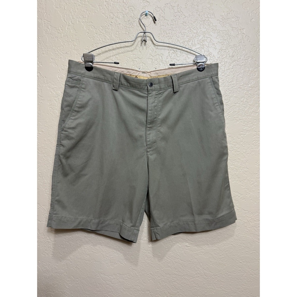 Tommy Bahama Flat Front Cotton Blend Chino  Short Men Size 38 Green Sage Casual
